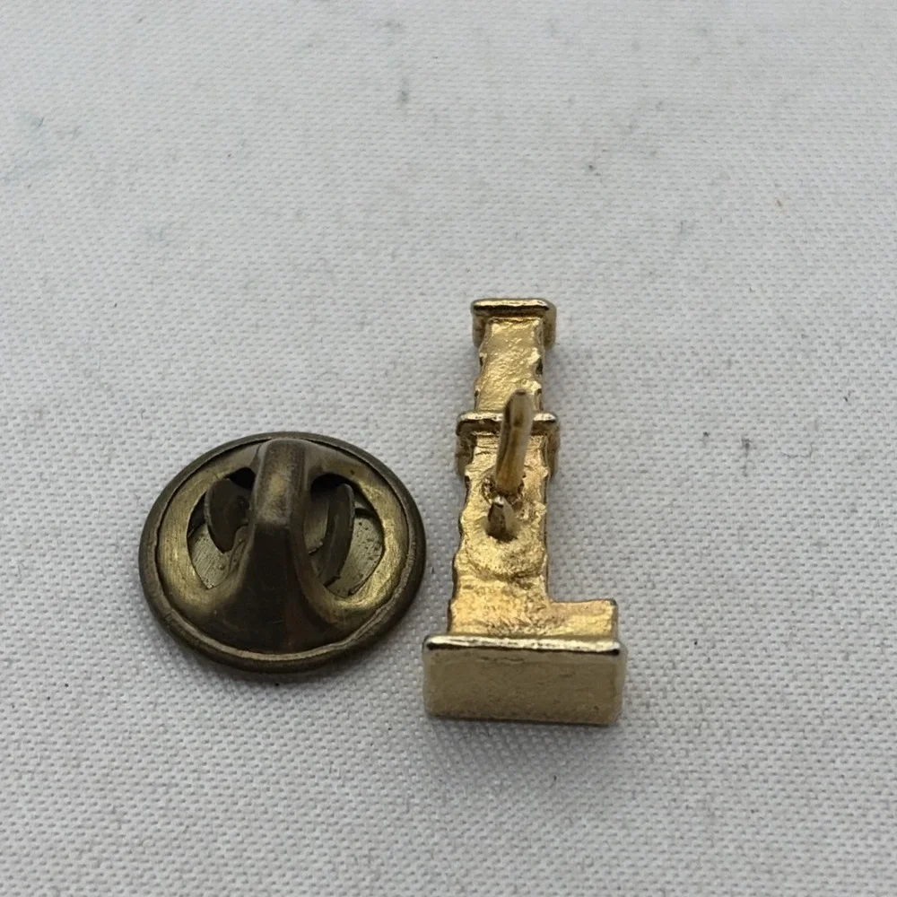 Vintage Oil Derrick Rig Gold Tone Lapel Hat Pin Industrial Petroleum Accessory